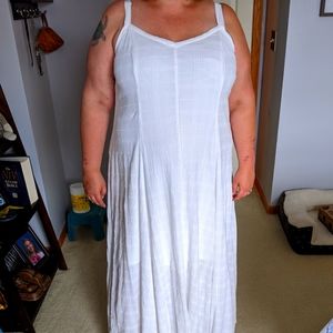 White maxi dress